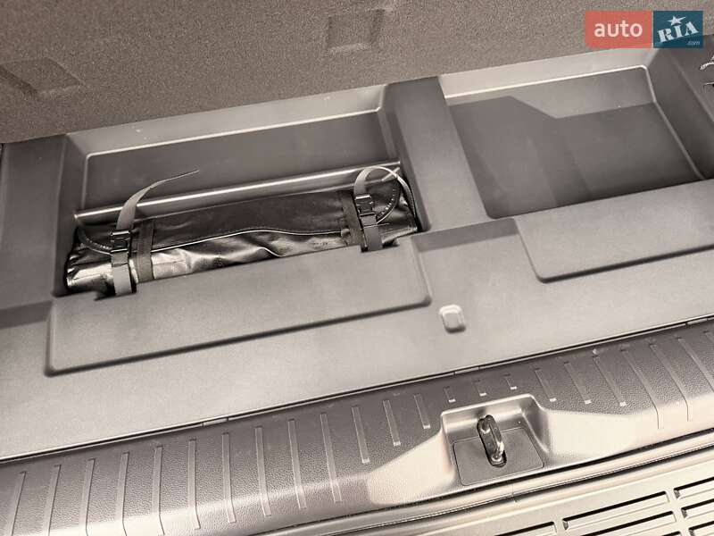 Внедорожник / Кроссовер Toyota Land Cruiser 2023 в Киеве