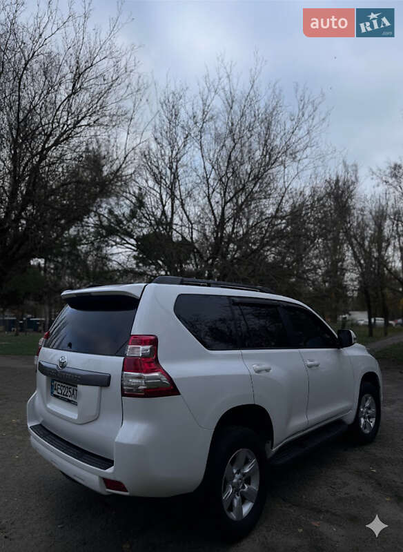 Внедорожник / Кроссовер Toyota Land Cruiser 2014 в Днепре