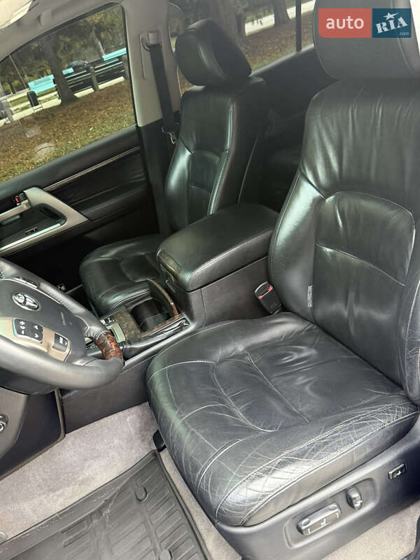 Внедорожник / Кроссовер Toyota Land Cruiser 2011 в Желтых Водах