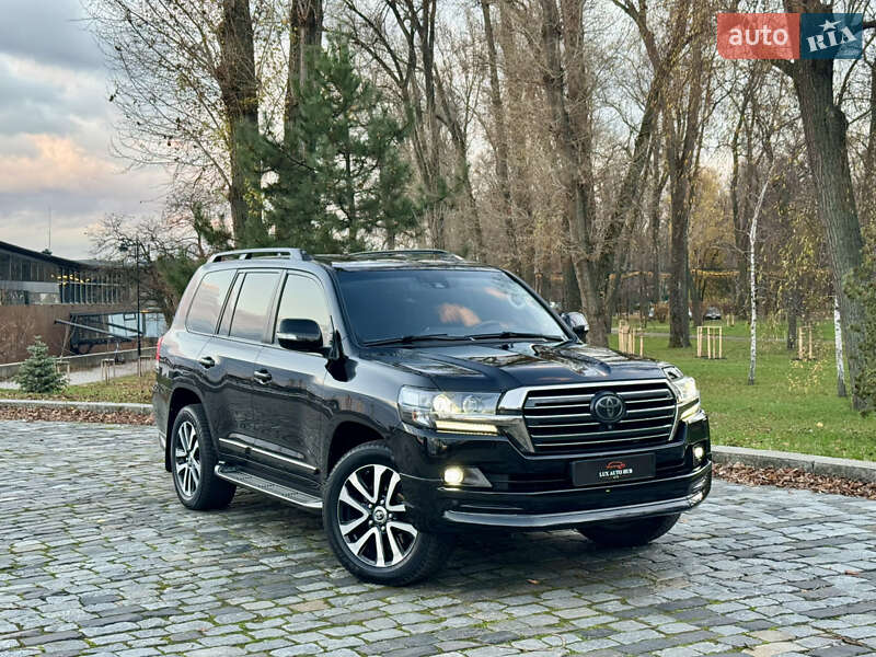 Внедорожник / Кроссовер Toyota Land Cruiser 2018 в Киеве фото 12 Внедорожник / Кроссовер Toyota Land Cruiser 2018 в Киеве