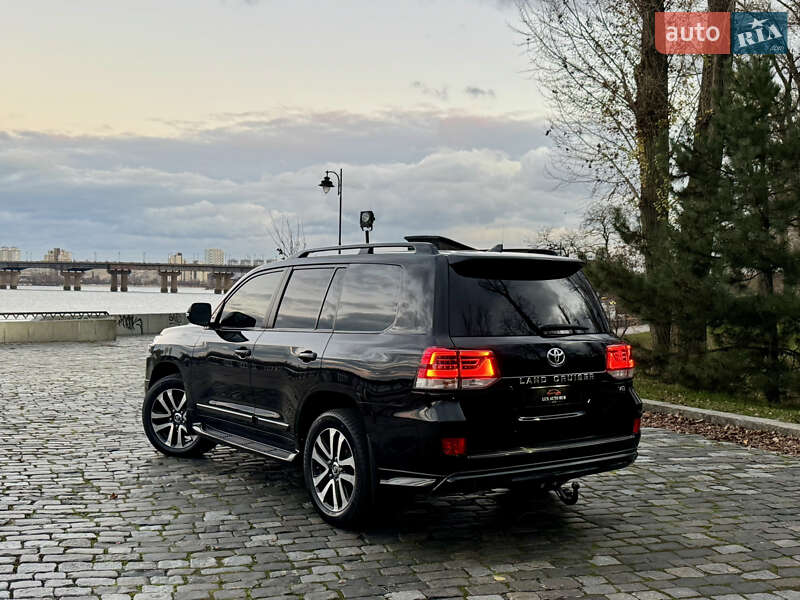 Внедорожник / Кроссовер Toyota Land Cruiser 2018 в Киеве фото 15 Внедорожник / Кроссовер Toyota Land Cruiser 2018 в Киеве