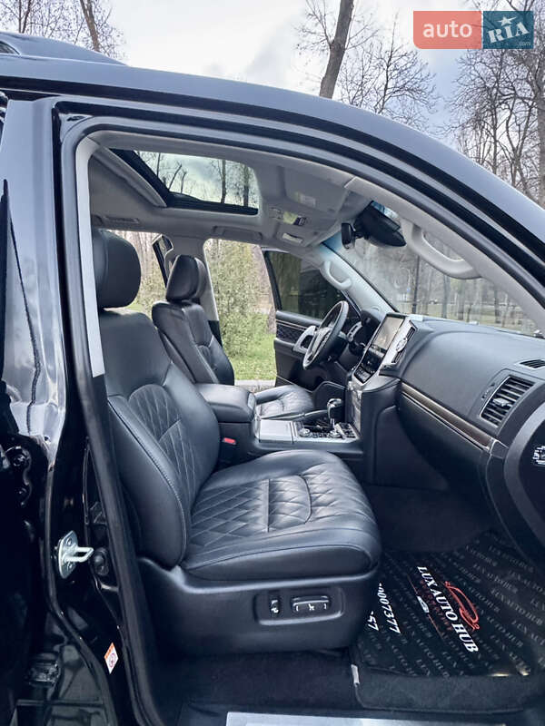 Внедорожник / Кроссовер Toyota Land Cruiser 2018 в Киеве фото 24 Внедорожник / Кроссовер Toyota Land Cruiser 2018 в Киеве