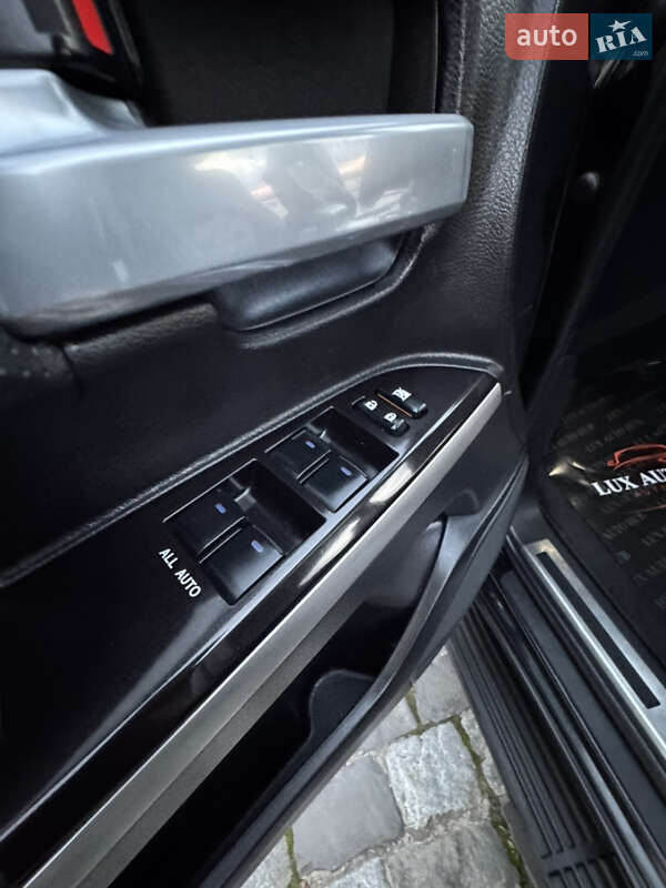 Внедорожник / Кроссовер Toyota Land Cruiser 2018 в Киеве фото 27 Внедорожник / Кроссовер Toyota Land Cruiser 2018 в Киеве