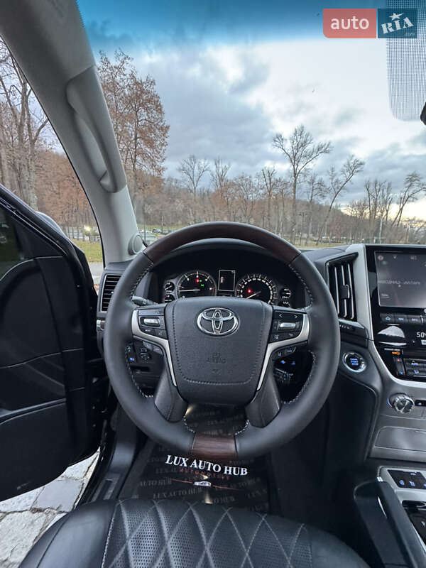 Внедорожник / Кроссовер Toyota Land Cruiser 2018 в Киеве фото 35 Внедорожник / Кроссовер Toyota Land Cruiser 2018 в Киеве