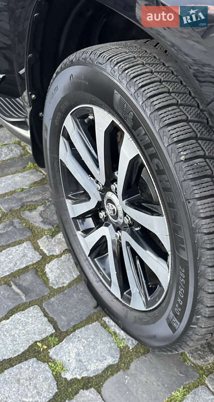 Внедорожник / Кроссовер Toyota Land Cruiser 2018 в Киеве фото 47 Внедорожник / Кроссовер Toyota Land Cruiser 2018 в Киеве