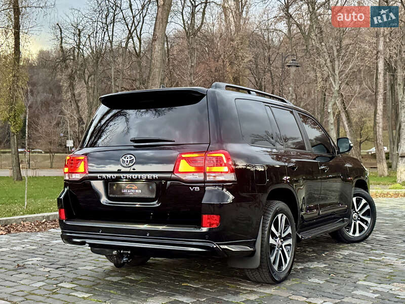 Внедорожник / Кроссовер Toyota Land Cruiser 2018 в Киеве фото 107 Внедорожник / Кроссовер Toyota Land Cruiser 2018 в Киеве