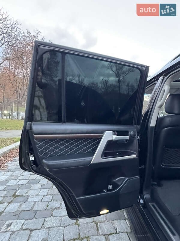 Внедорожник / Кроссовер Toyota Land Cruiser 2018 в Киеве фото 113 Внедорожник / Кроссовер Toyota Land Cruiser 2018 в Киеве