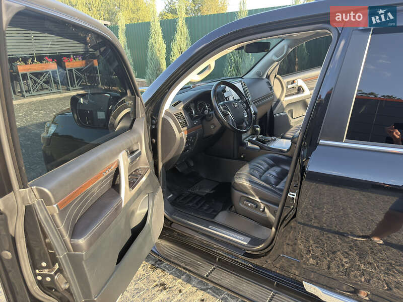 Внедорожник / Кроссовер Toyota Land Cruiser 2020 в Коростышеве