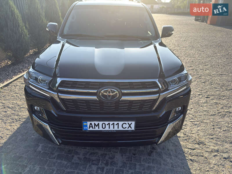 Внедорожник / Кроссовер Toyota Land Cruiser 2020 в Коростышеве