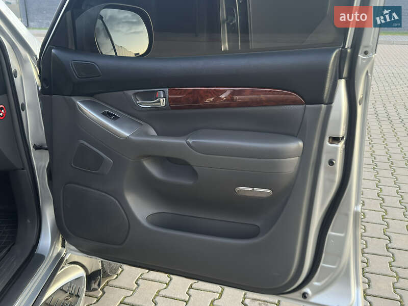 Внедорожник / Кроссовер Toyota Land Cruiser 2007 в Ивано-Франковске фото 41 Внедорожник / Кроссовер Toyota Land Cruiser 2007 в Ивано-Франковске