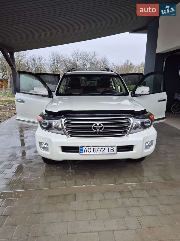 Внедорожник / Кроссовер Toyota Land Cruiser 2014 в Берегово