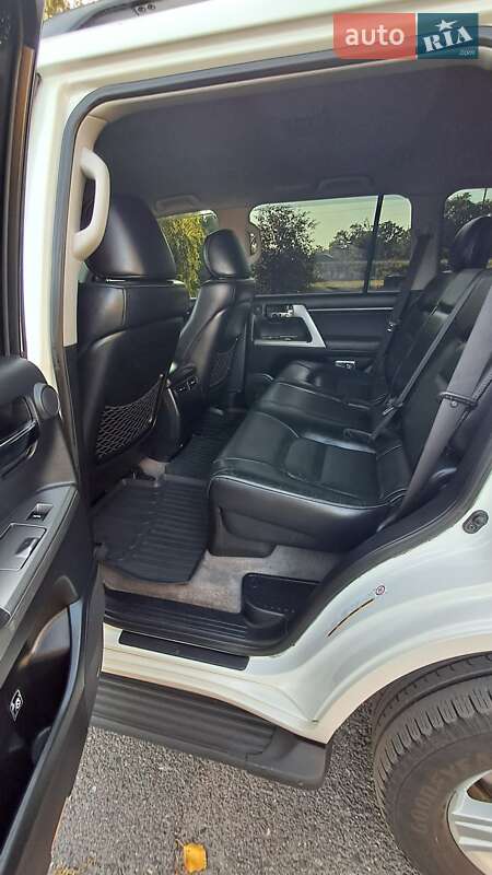 Внедорожник / Кроссовер Toyota Land Cruiser 2012 в Полтаве фото 14 Внедорожник / Кроссовер Toyota Land Cruiser 2012 в Полтаве