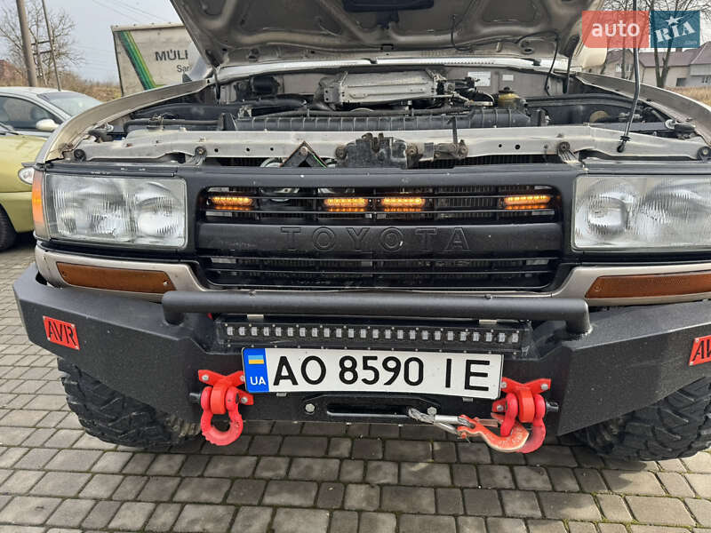 Внедорожник / Кроссовер Toyota Land Cruiser 1995 в Бедевле