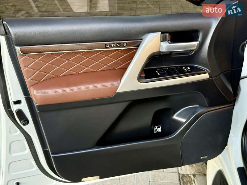 Позашляховик / Кросовер Toyota Land Cruiser 2017 в Дніпрі