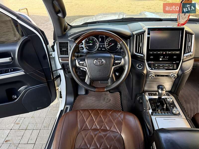 Позашляховик / Кросовер Toyota Land Cruiser 2017 в Дніпрі