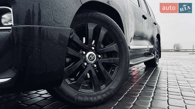 Внедорожник / Кроссовер Toyota Land Cruiser 2018 в Киеве