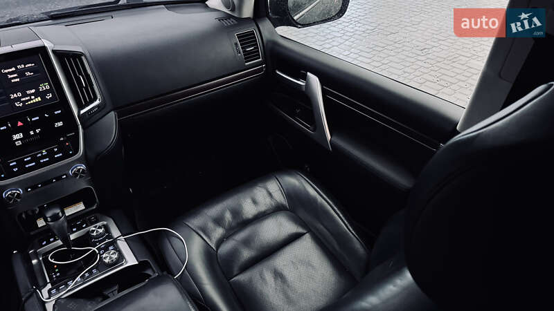 Внедорожник / Кроссовер Toyota Land Cruiser 2018 в Киеве