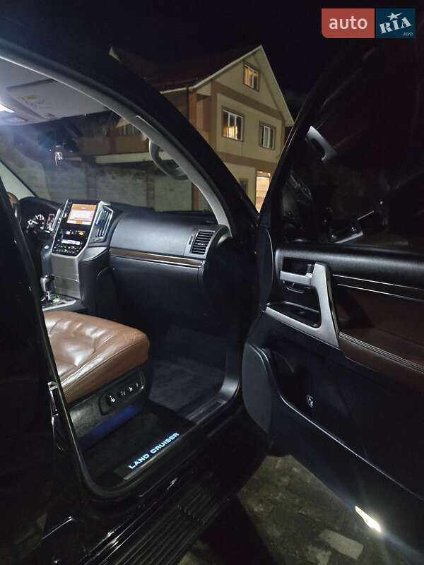 Внедорожник / Кроссовер Toyota Land Cruiser 2018 в Олевске фото 17 Внедорожник / Кроссовер Toyota Land Cruiser 2018 в Олевске