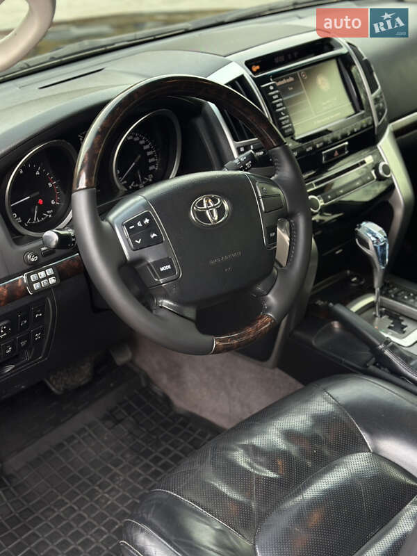 Внедорожник / Кроссовер Toyota Land Cruiser 2012 в Кременчуге