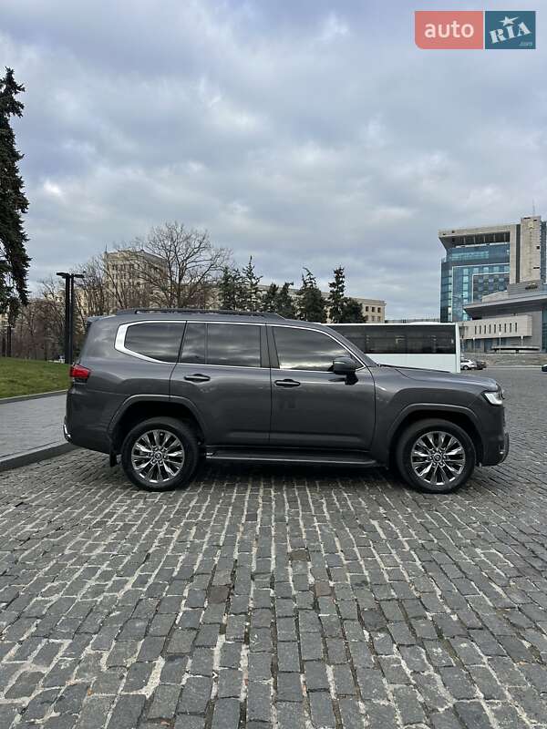 Внедорожник / Кроссовер Toyota Land Cruiser 2023 в Киеве