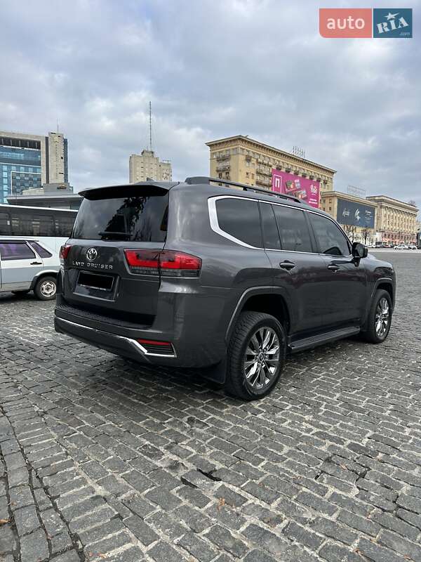 Внедорожник / Кроссовер Toyota Land Cruiser 2023 в Киеве