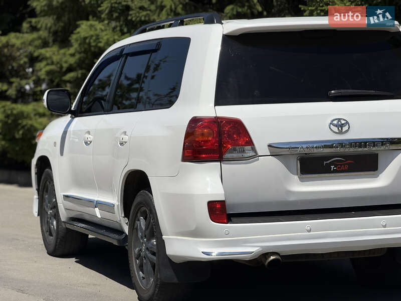 Внедорожник / Кроссовер Toyota Land Cruiser 2011 в Тернополе