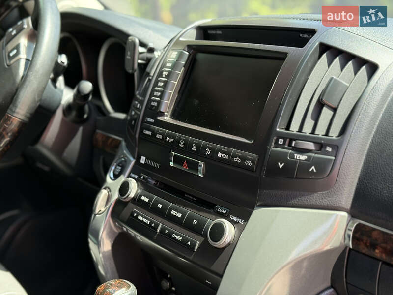 Внедорожник / Кроссовер Toyota Land Cruiser 2011 в Тернополе