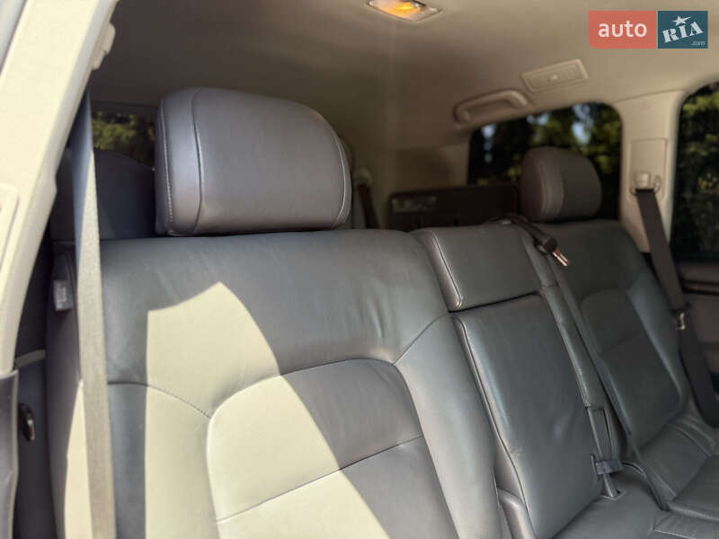 Внедорожник / Кроссовер Toyota Land Cruiser 2011 в Тернополе