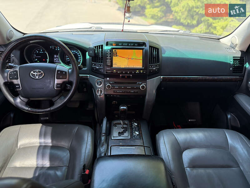 Внедорожник / Кроссовер Toyota Land Cruiser 2011 в Тернополе