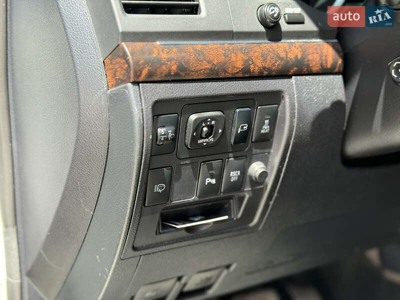 Внедорожник / Кроссовер Toyota Land Cruiser 2011 в Тернополе