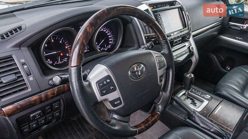 Внедорожник / Кроссовер Toyota Land Cruiser 2014 в Днепре