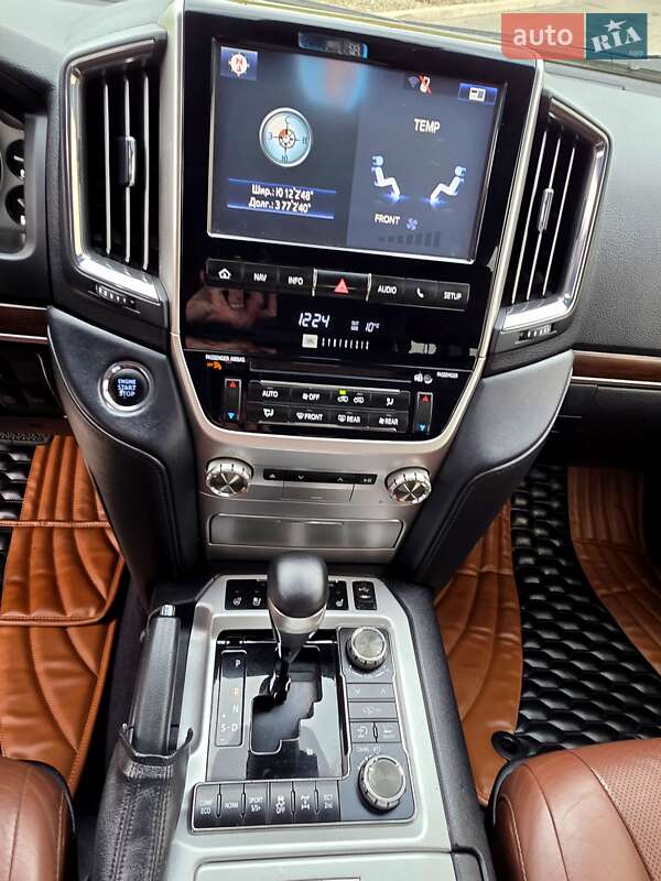 Внедорожник / Кроссовер Toyota Land Cruiser 2018 в Днепре фото 10 Внедорожник / Кроссовер Toyota Land Cruiser 2018 в Днепре