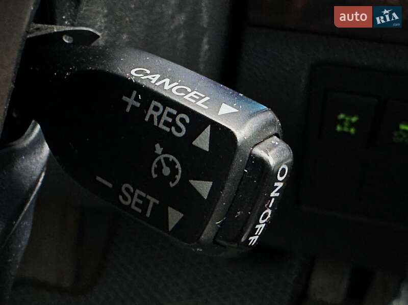 Внедорожник / Кроссовер Toyota Land Cruiser 2008 в Киеве