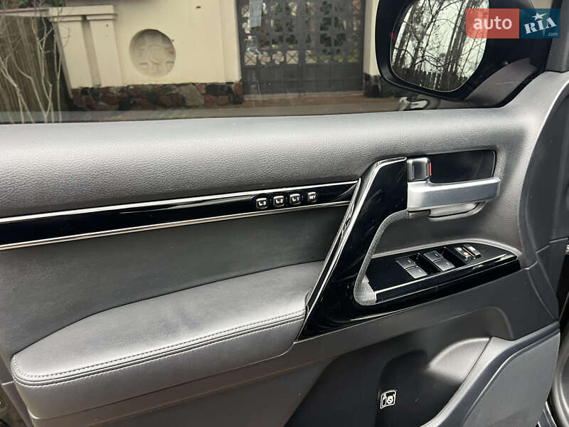 Внедорожник / Кроссовер Toyota Land Cruiser 2015 в Киеве