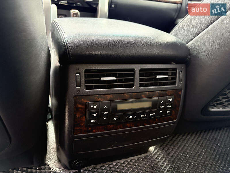 Внедорожник / Кроссовер Toyota Land Cruiser 2012 в Каменец-Подольском