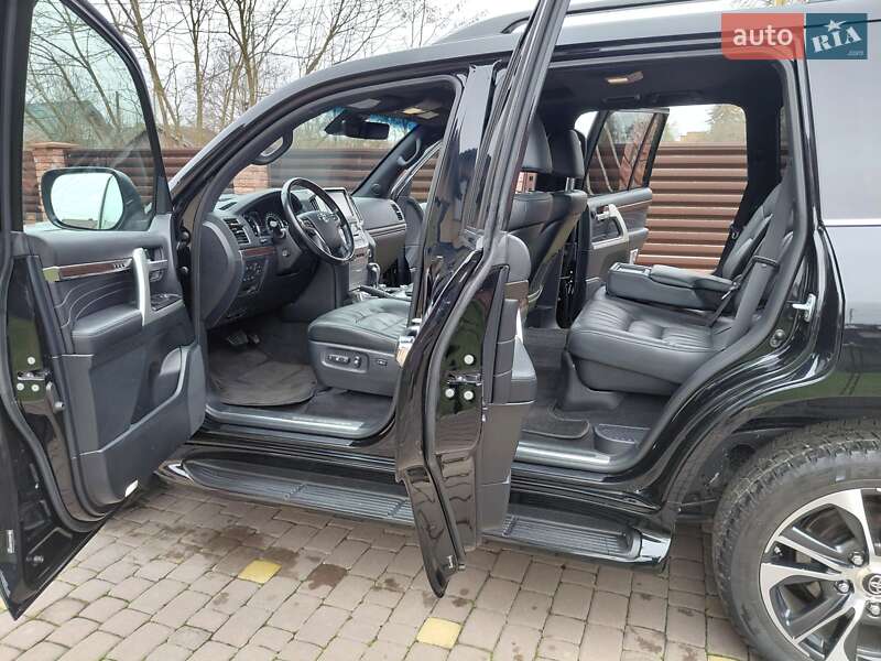 Внедорожник / Кроссовер Toyota Land Cruiser 2020 в Ивано-Франковске фото 6 Внедорожник / Кроссовер Toyota Land Cruiser 2020 в Ивано-Франковске