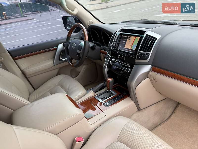 Внедорожник / Кроссовер Toyota Land Cruiser 2013 в Киеве фото 43 Внедорожник / Кроссовер Toyota Land Cruiser 2013 в Киеве