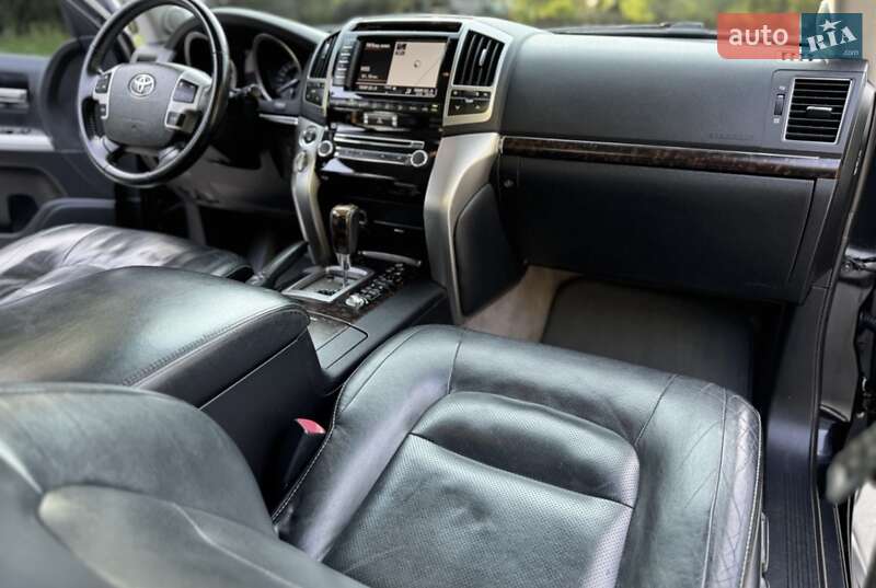 Внедорожник / Кроссовер Toyota Land Cruiser 2014 в Трускавце