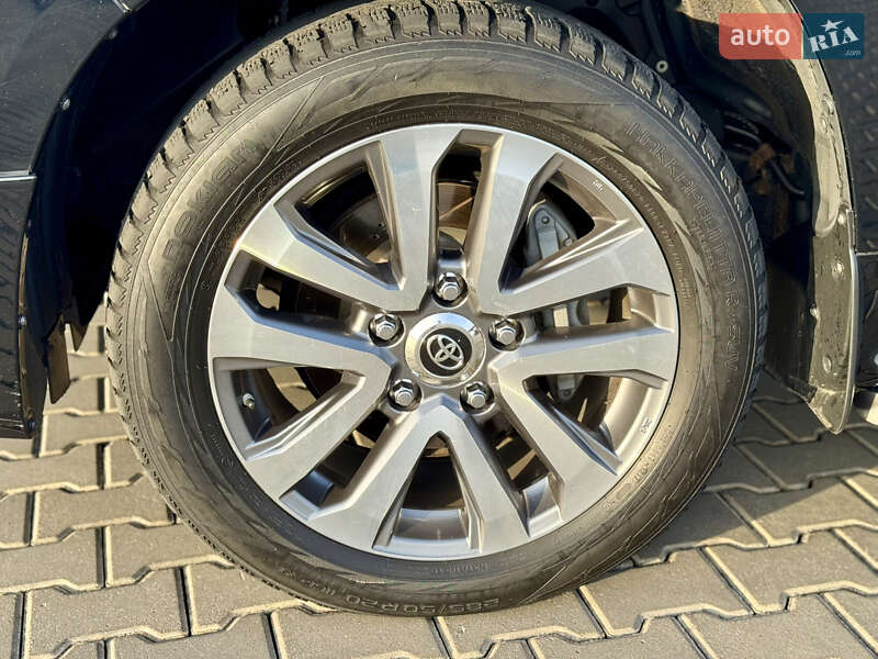 Внедорожник / Кроссовер Toyota Land Cruiser 2017 в Николаеве