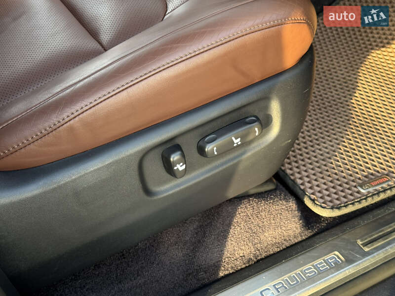 Внедорожник / Кроссовер Toyota Land Cruiser 2017 в Николаеве