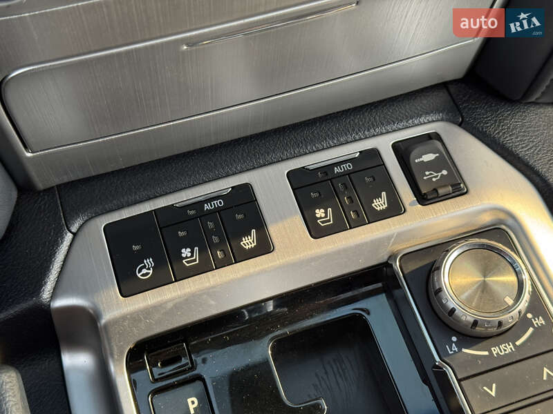 Внедорожник / Кроссовер Toyota Land Cruiser 2017 в Николаеве