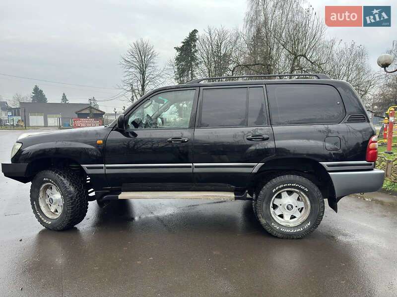 Внедорожник / Кроссовер Toyota Land Cruiser 1998 в Тячеве