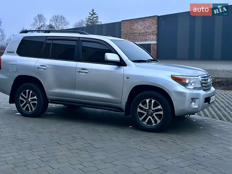 Внедорожник / Кроссовер Toyota Land Cruiser 2008 в Хмельницком
