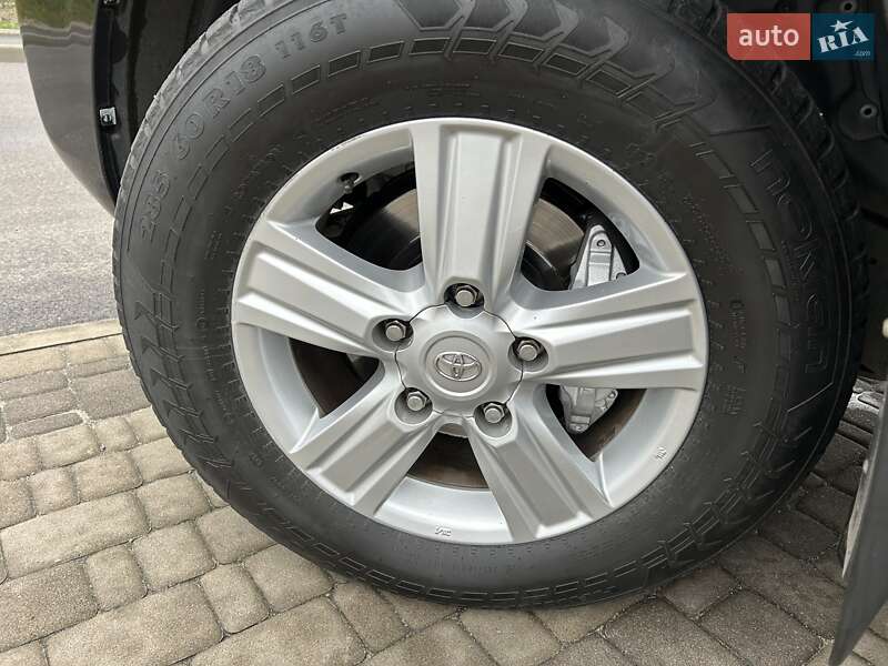 Внедорожник / Кроссовер Toyota Land Cruiser 2012 в Киеве фото 61 Внедорожник / Кроссовер Toyota Land Cruiser 2012 в Киеве