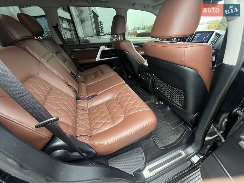 Внедорожник / Кроссовер Toyota Land Cruiser 2018 в Киеве фото 15 Внедорожник / Кроссовер Toyota Land Cruiser 2018 в Киеве
