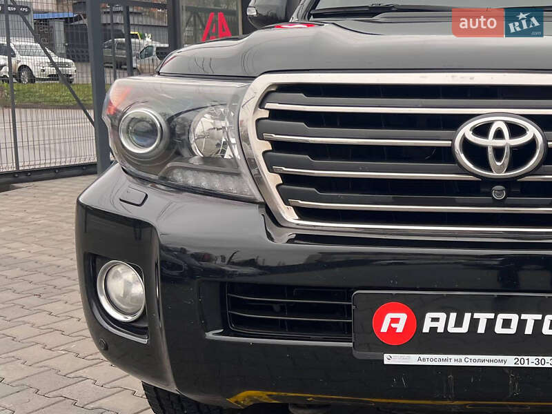 Позашляховик / Кросовер Toyota Land Cruiser 2014 в Чернівцях