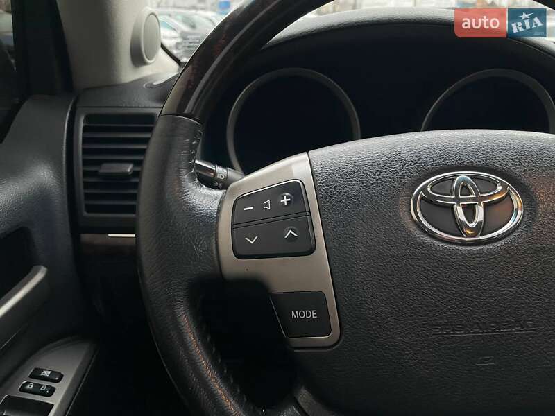 Внедорожник / Кроссовер Toyota Land Cruiser 2008 в Киеве