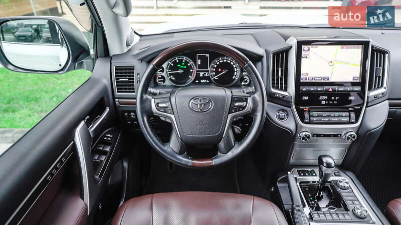 Внедорожник / Кроссовер Toyota Land Cruiser 2016 в Львове фото 9 Внедорожник / Кроссовер Toyota Land Cruiser 2016 в Львове