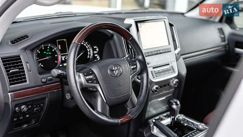 Внедорожник / Кроссовер Toyota Land Cruiser 2016 в Львове фото 22 Внедорожник / Кроссовер Toyota Land Cruiser 2016 в Львове