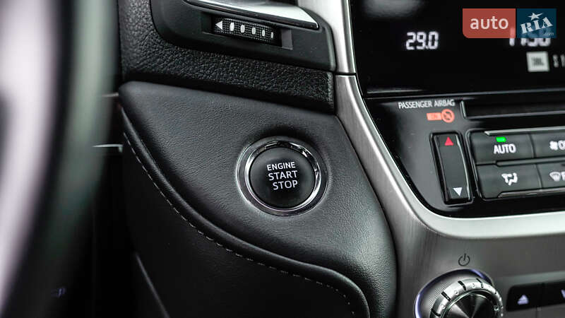 Внедорожник / Кроссовер Toyota Land Cruiser 2016 в Львове фото 35 Внедорожник / Кроссовер Toyota Land Cruiser 2016 в Львове